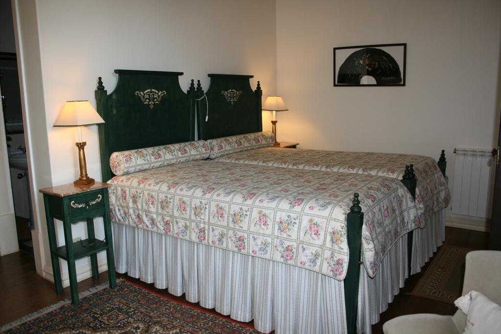 Casa Dos Vargos Bed & Breakfast ตอร์เฮสนอวาส ภายนอก รูปภาพ